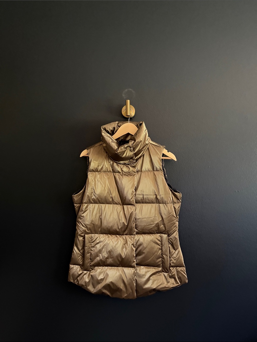 Athleta Downtown Metallic Gold Puffer Down Vest - Size Medium